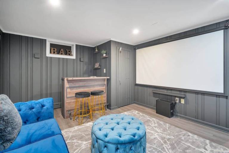 House  New London
