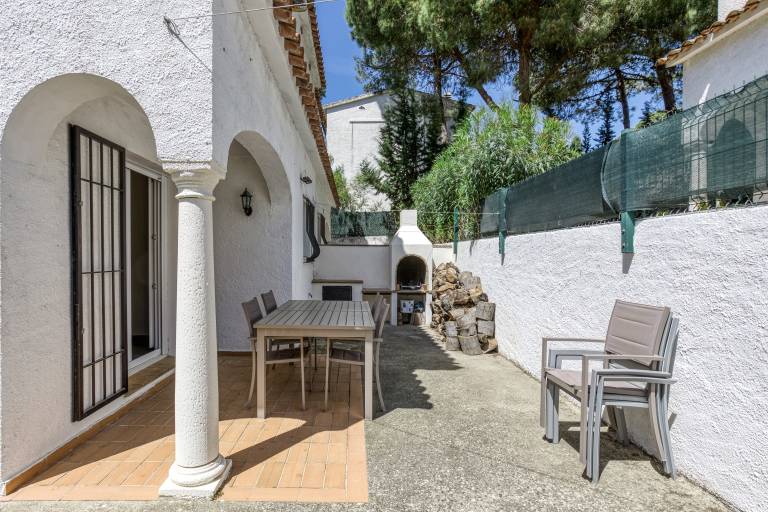 House with garden, fast internet & pool | Mountain view — photo 3