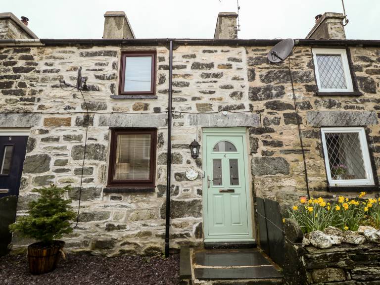 Child-friendly lovely cottage with patio | Dogs allowed — photo 2