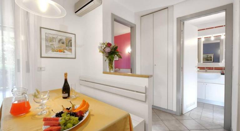 Serviced apartment with pool, terrace & garden | Close to the beach | Pet-friendly — photo 4