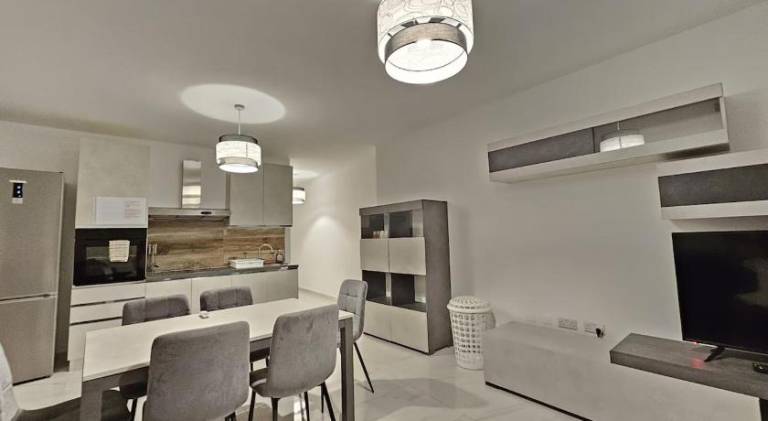 Holiday apartment with pool in St. Julian's