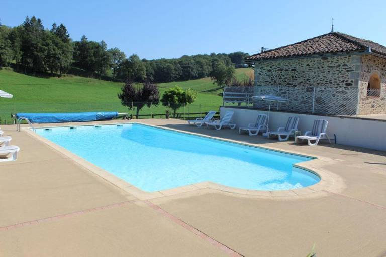 Gite with barbecue, garden & terrace | Dogs allowed — photo 3