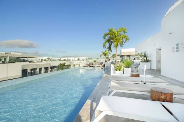 Stylish 2Bd Condo Rooftop Oasis in Playa del Carmen