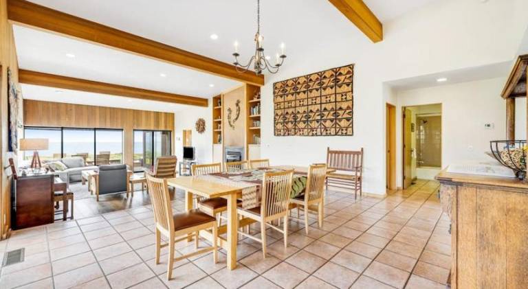 Wonderful vacation home with pool & hot tub | Beach nearby | Pet-friendly — photo 4