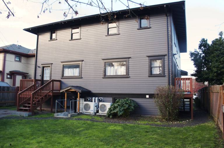 House  Albany