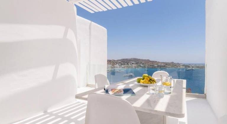 Family-oriented villa with grill, private pool & terrace | Close to the beach | Good for workation | Pets are welcome — photo 4