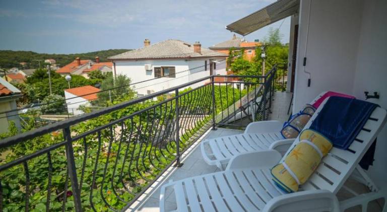 Rental apartment with terrace — photo 3