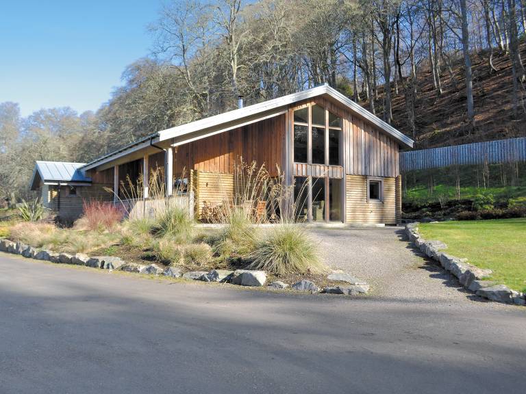 Cottage with garden & BBQ | River view — photo 2