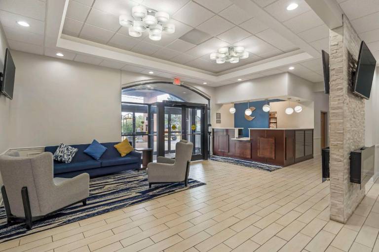 Comfort Inn & Suites Mundelein-Vernon Hills — photo 3