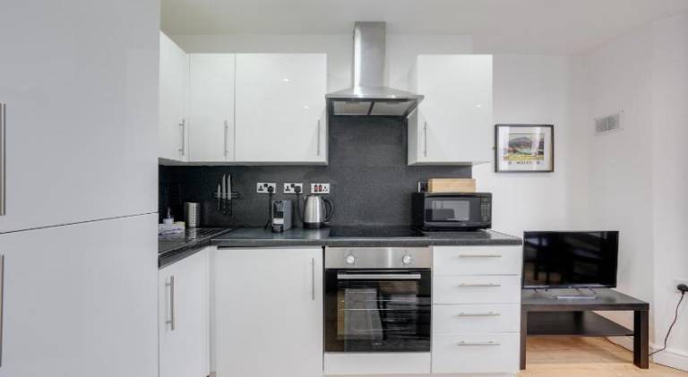 Apartment | Near Cardiff Castle — photo 3