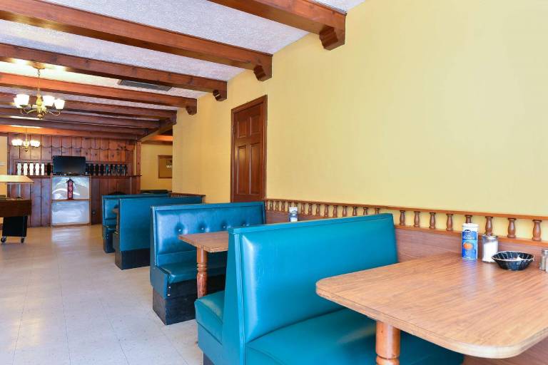 Americas Best Value Inn & Suites South Boston — photo 4