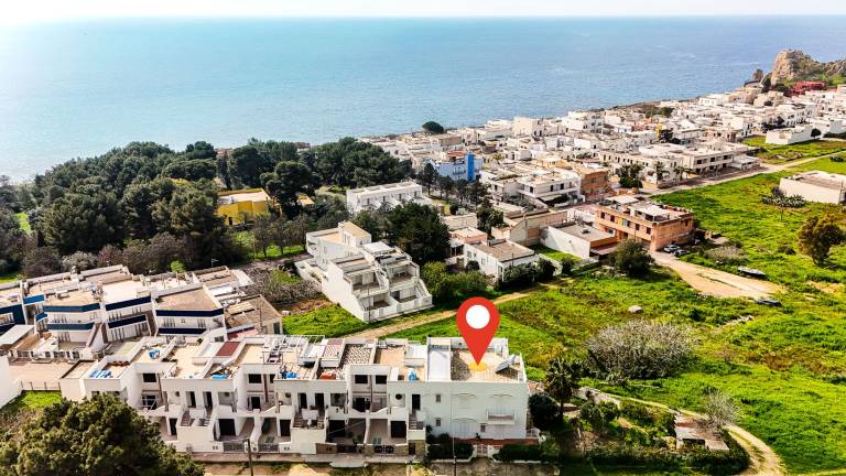 Villa with yard, grill & patio | Sea view — photo 3