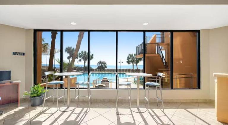 Charming Oceanfront Suite, Make Memories Here! Dogs OK 526 — photo 5