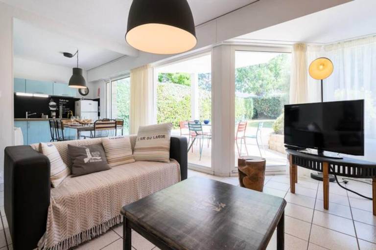 Wonderful apartment with patio & garden | Close to the beach | Pet-friendly — photo 2