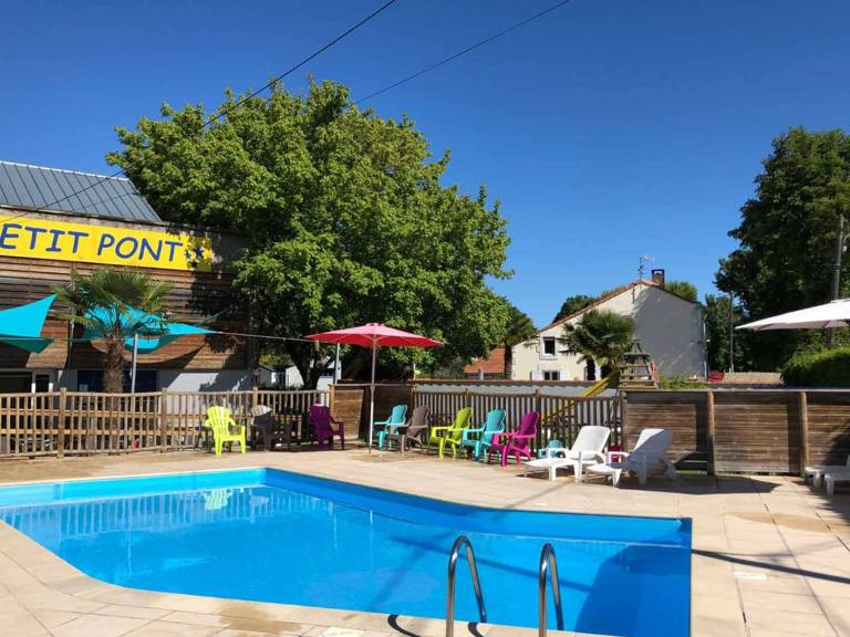 Wonderful mobile home with pool | Pets are welcome in Rochefort