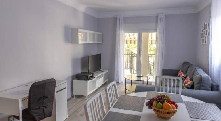 Rental apartment with pool, yard & terrace — photo 2