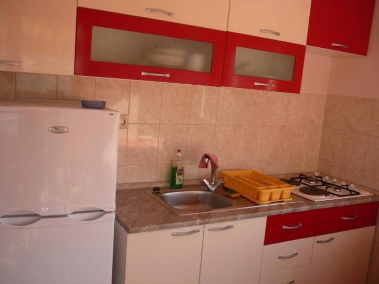 Apartment with patio & grill — photo 5
