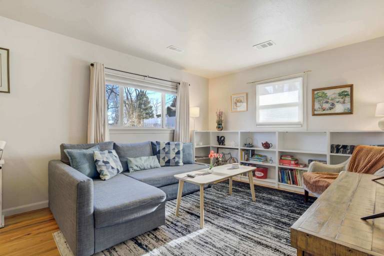 Child-friendly nice vacation home with BBQ & fast internet | Pet-friendly in Colorado Springs, CO