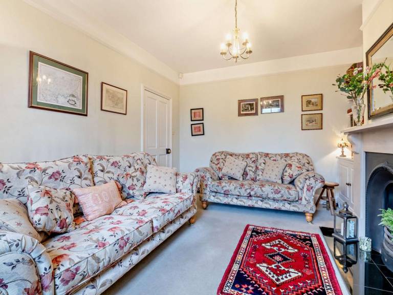 Cottage with 2 rooms for 4 persons — photo 2