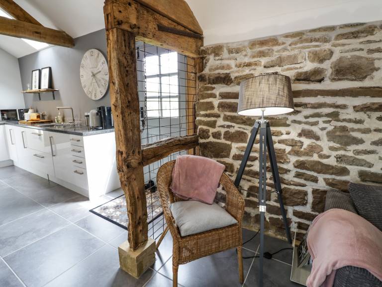 Family-oriented pleasant cottage with yard | Pet-friendly — photo 5