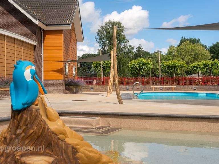 House with yard & patio | Pets allowed — photo 5