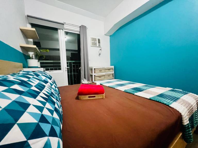 Rental apartment with garden & pool in Muntinlupa