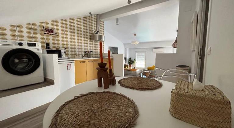 Apartment with patio & barbeque — photo 3
