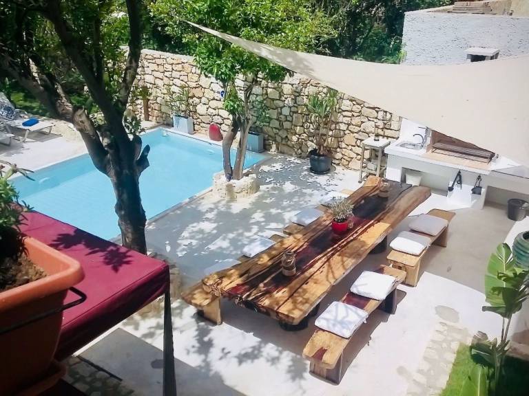 Fully equipped charming vacation home with grill, patio & yard | Next to the beach | Dogs allowed — photo 4
