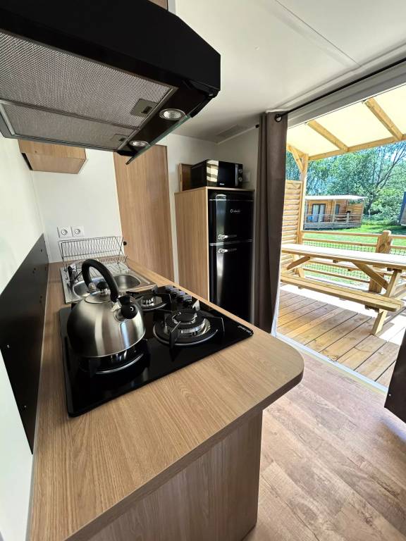 Mobile home with patio — photo 5