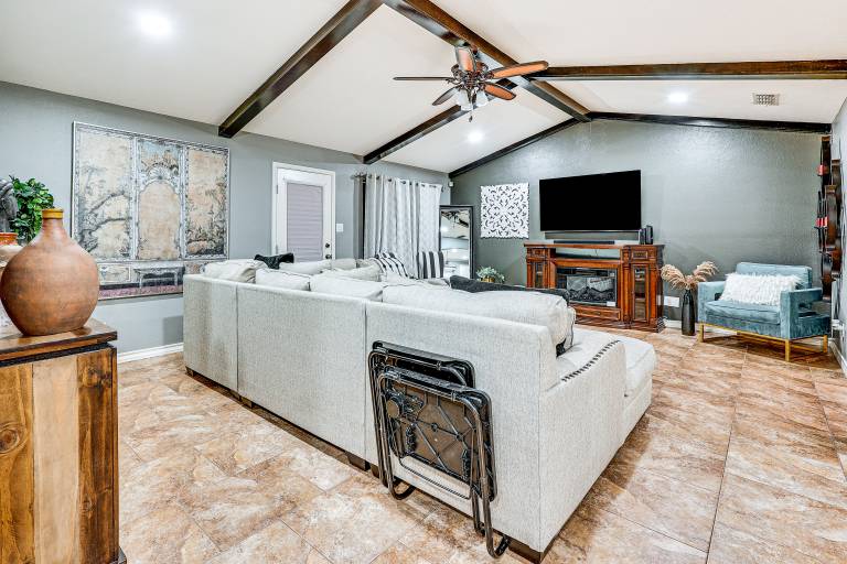 3 Mi to Downtown McAllen: Quiet Home w/ Pool — photo 5