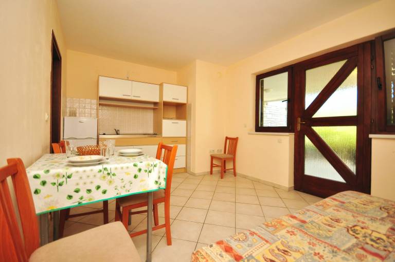 Nice holiday apartment with grill | Garden view | Next to the beach | Pet-friendly — photo 3