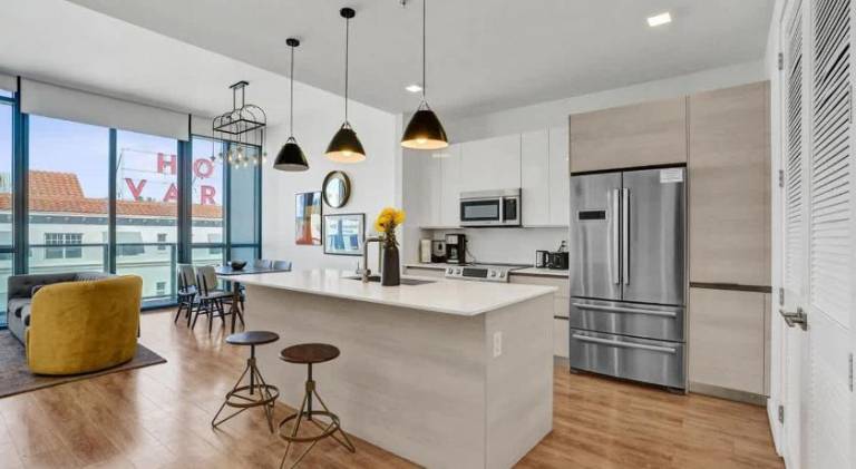 Vacation home | Near Miami Beach Botanical Garden | Pets allowed — photo 2