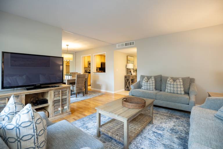 2233 Heritage: Walk to the RBC Heritage from this Pet Friendly Villa. — photo 4