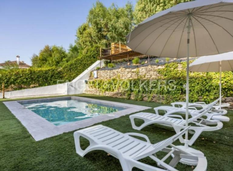 Villa with hot tub, patio & barbecue | Pets are welcome — photo 3