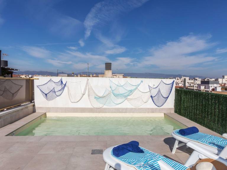 Fully equipped pleasant rental apartment with patio, private pool & grill | Next to the beach | Perfect for remote work | Pets allowed in Cambrils