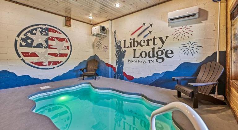 Vacation home with pool & jacuzzi — photo 5