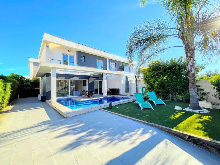 Villa Arenals del Sol