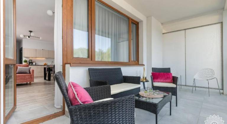Holiday apartment with hot tub, garden & pool — photo 4