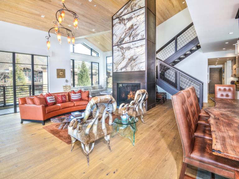 Golden Peak Penthouse — photo 2