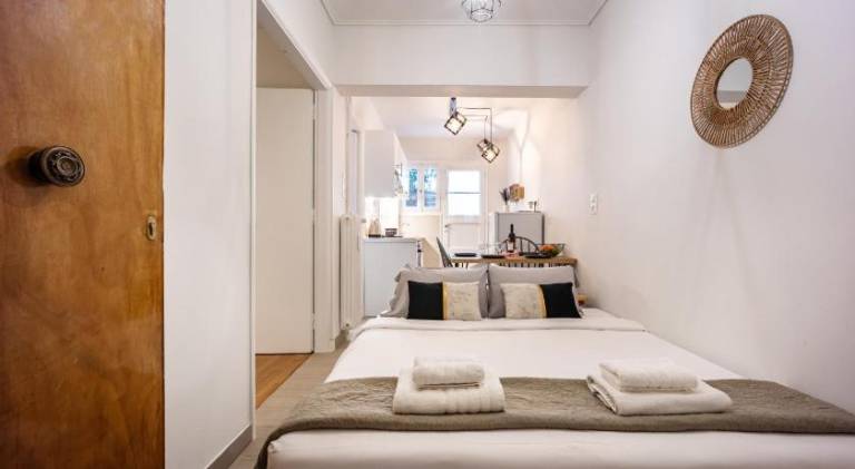 Apartment with terrace | Near Acropolis of Athens | Perfect for remote work | Pet-friendly — photo 2