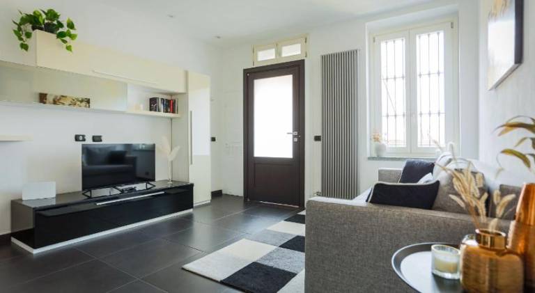 Fully equipped apartment with jacuzzi & terrace | Close to Milano Centrale railway station | Dogs allowed — photo 2
