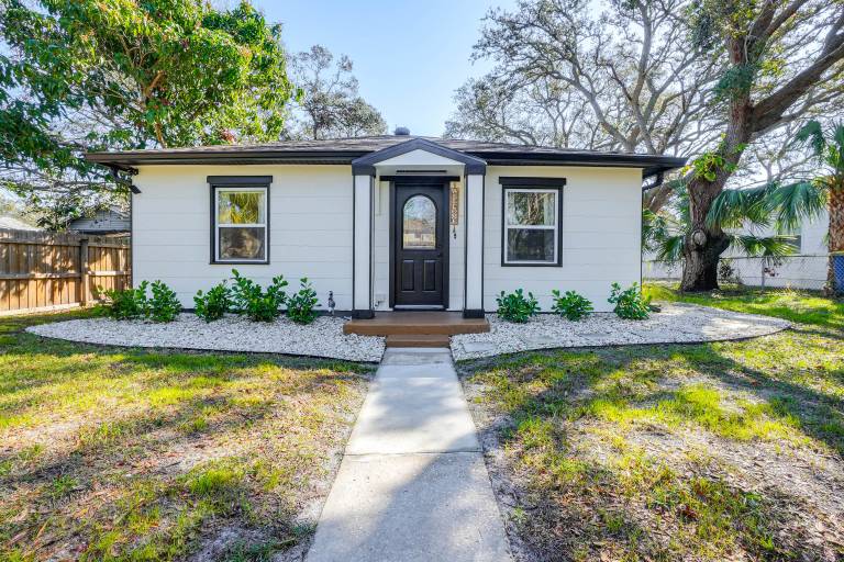 5 Mi to Clearwater Beach Family Gem w Game Room