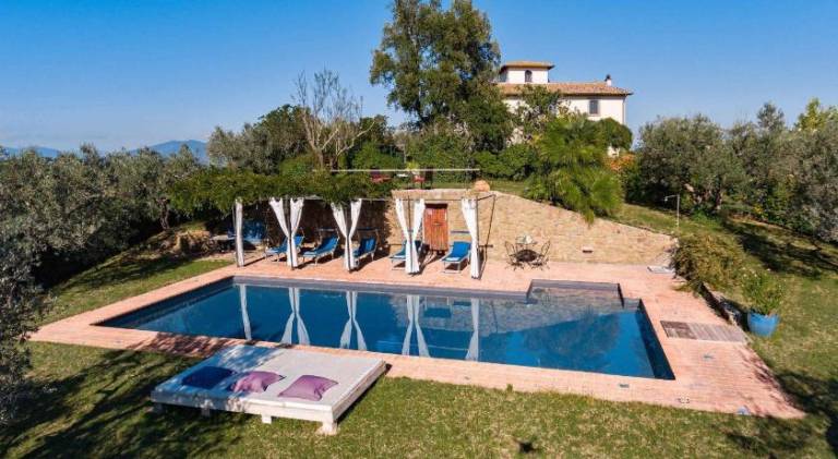 Fully equipped villa with private pool, terrace & yard | Good for workation | Pets allowed in Cascia