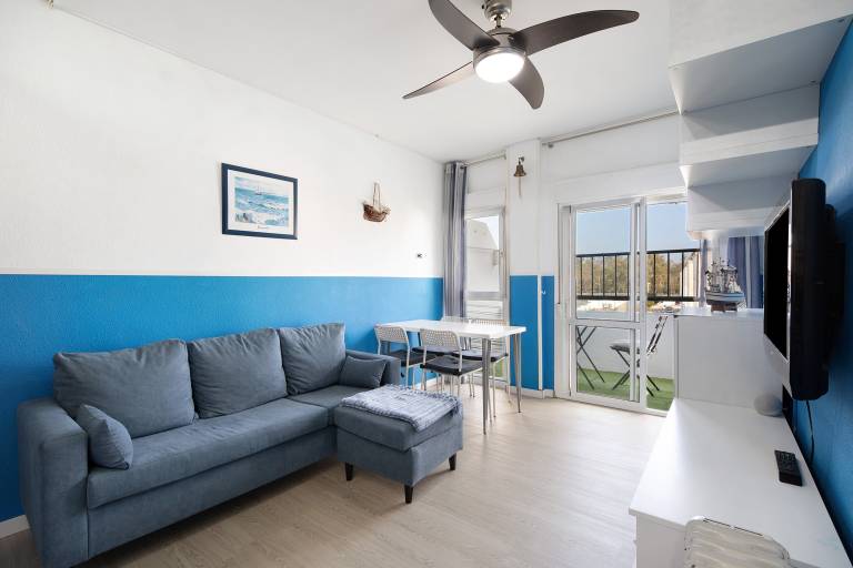 Fully equipped charming rental apartment with fast internet & patio | City view | Perfect for remote work | Pet-friendly in Rota
