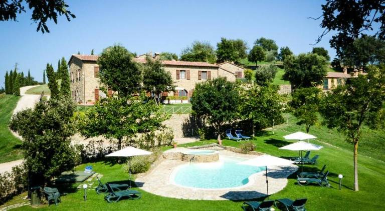Farm with terrace, jacuzzi & pool — photo 5