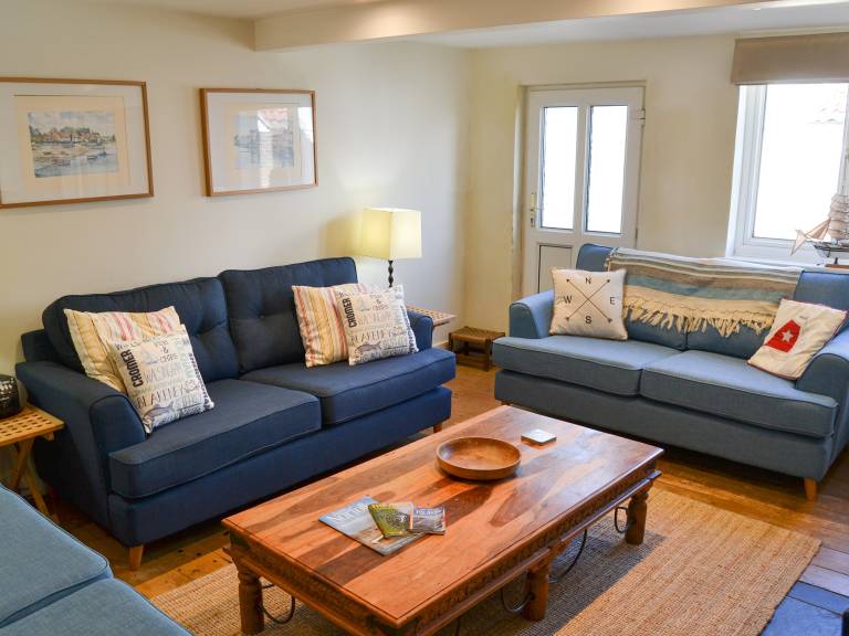 Cottage with garden & barbecue | River view — photo 2