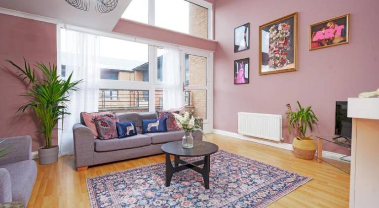5 Bed Finnieston SkyHigh Duplex with Parking in Glasgow