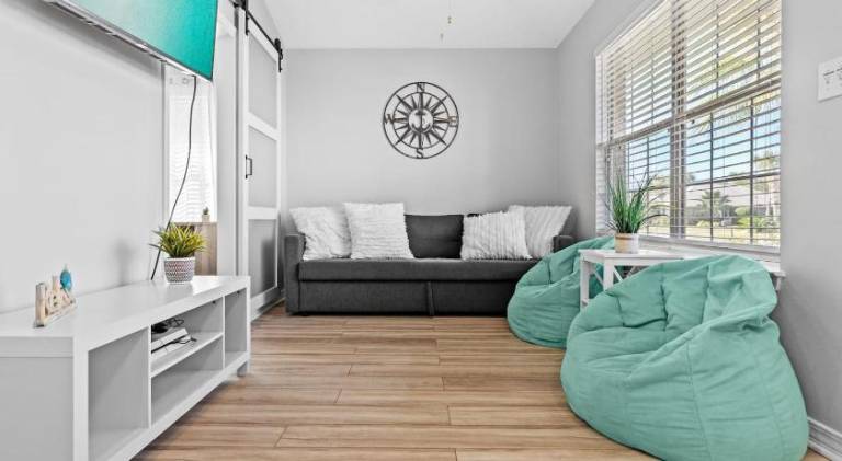 Vacation home with pool | Suitable for remote work | Pet-friendly — photo 2