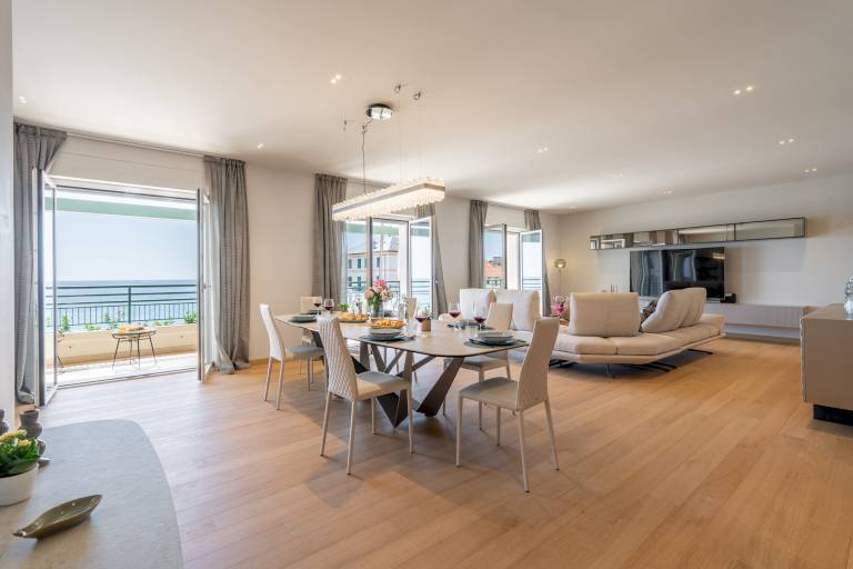Holiday apartment with patio | City view — photo 5