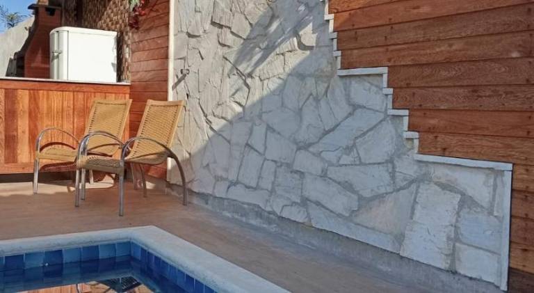 Vacation home with pool — photo 3